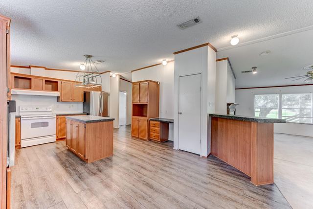 418 County Road 643, Kenefick, TX 77535