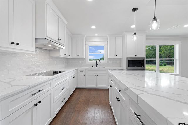 18419 Michael Dr, Whitehouse, TX 75791