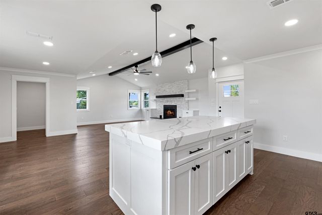 18419 Michael Dr, Whitehouse, TX 75791