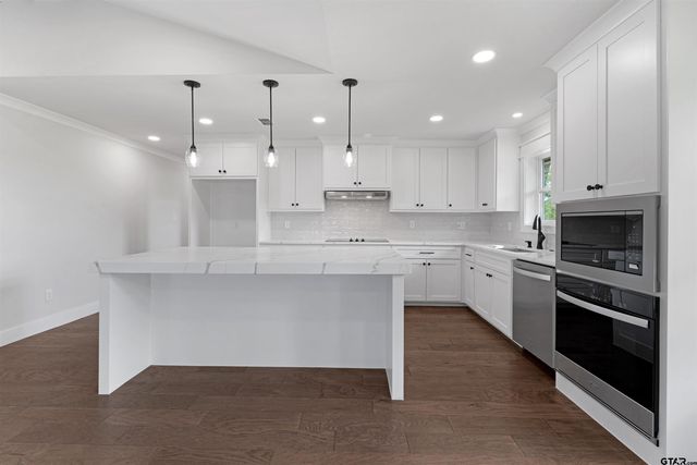 18419 Michael Dr, Whitehouse, TX 75791