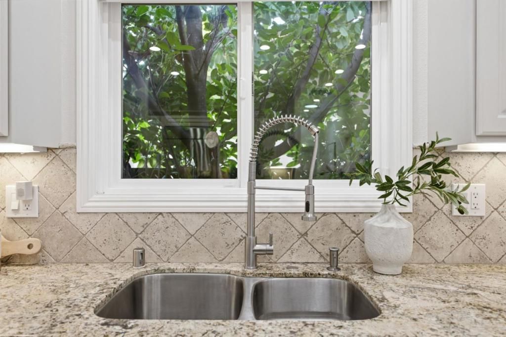 Image 21 of property listing at 2286 Markham Avenue, San Jose, CA 95125