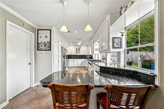 6002 Saxon Drive, Houston, TX 77092