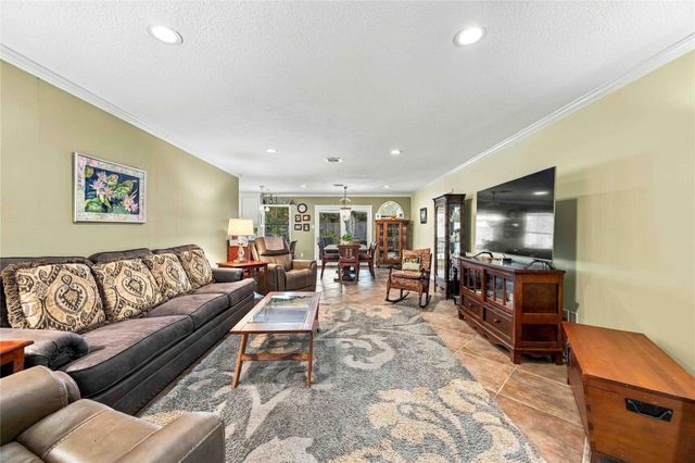 6002 Saxon Drive, Houston, TX 77092