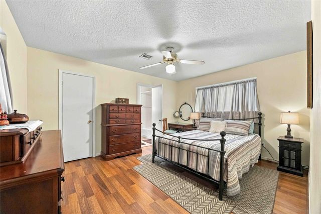 6002 Saxon Drive, Houston, TX 77092