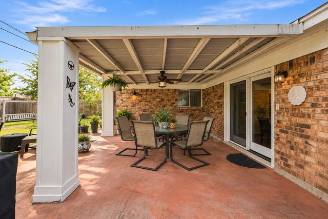 6002 Saxon Drive, Houston, TX 77092