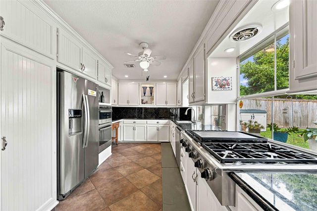 6002 Saxon Drive, Houston, TX 77092