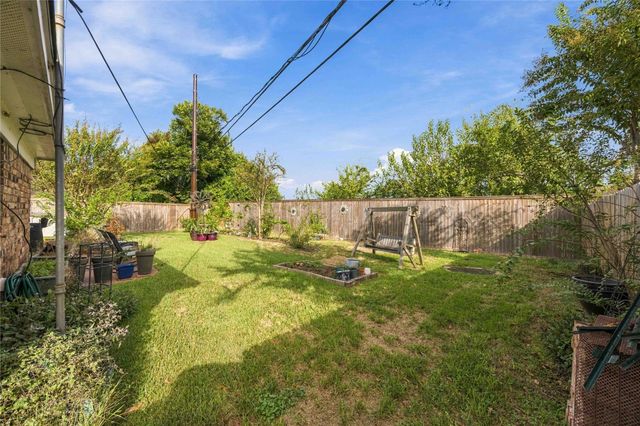 6002 Saxon Drive, Houston, TX 77092