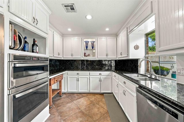 6002 Saxon Drive, Houston, TX 77092
