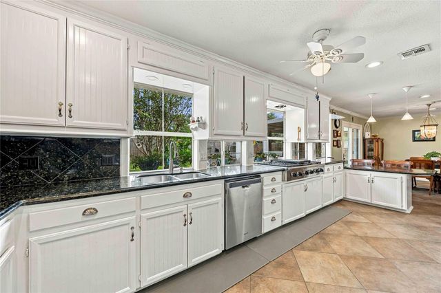 6002 Saxon Drive, Houston, TX 77092