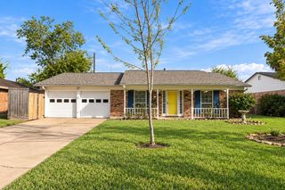 6002 Saxon Drive, Houston, TX 77092
