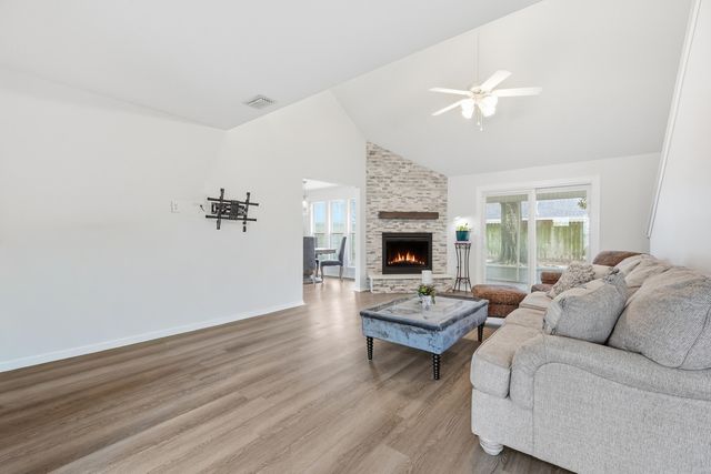 972 Claeven Circle, Fort Walton Beach, FL 32547