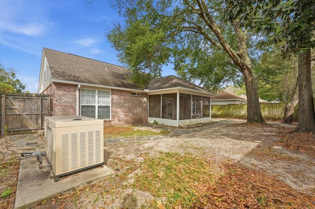 972 Claeven Circle, Fort Walton Beach, FL 32547