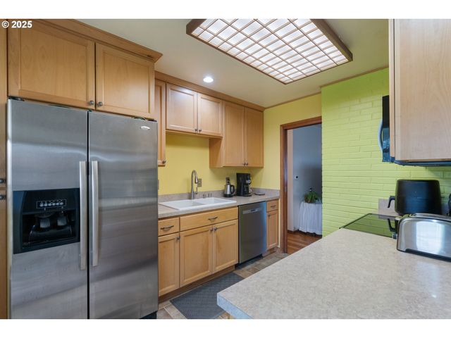 2707 Ne 123RD Ave, Portland, OR 97230