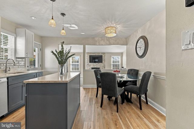 42 ORCHARD LN, Marlton, NJ 08053