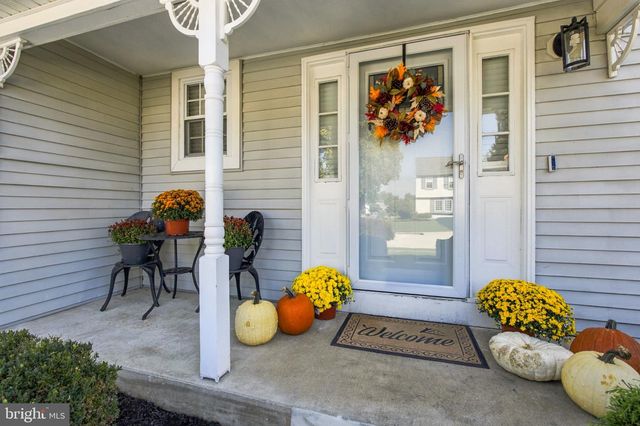 42 ORCHARD LN, Marlton, NJ 08053