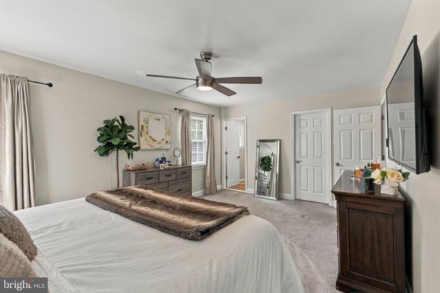 42 ORCHARD LN, Marlton, NJ 08053