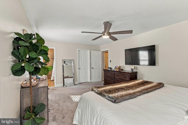 42 ORCHARD LN, Marlton, NJ 08053