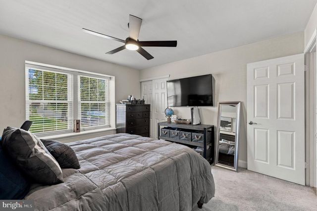 42 ORCHARD LN, Marlton, NJ 08053