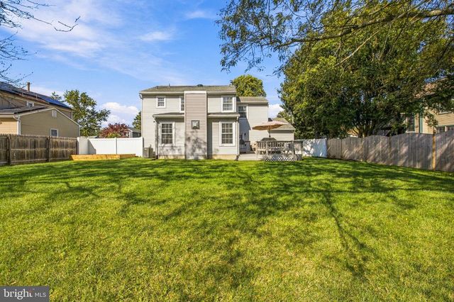 42 ORCHARD LN, Marlton, NJ 08053