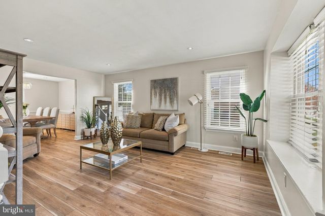 42 ORCHARD LN, Marlton, NJ 08053