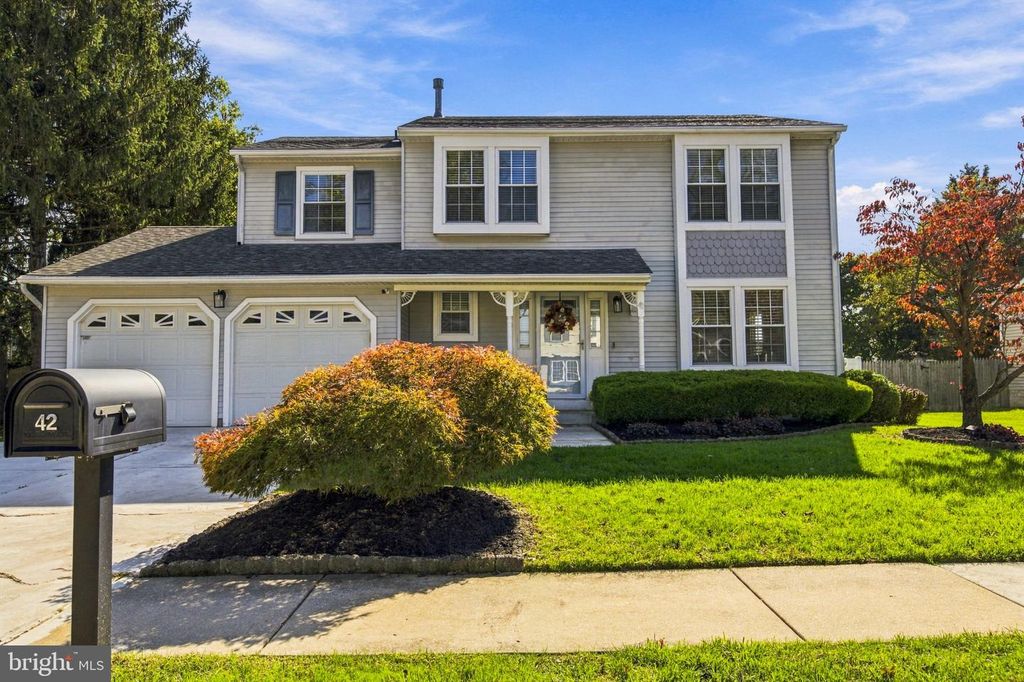42 ORCHARD LN, Marlton, NJ 08053
