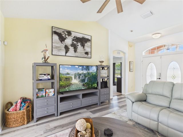 1314 Schumann Drive, Sebastian, FL 32958