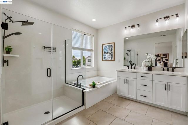 2657 Lockborne Ct, Lathrop, CA 95330