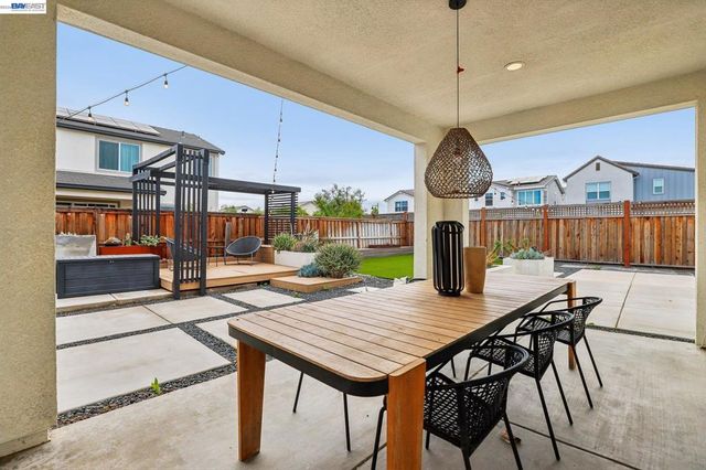 2657 Lockborne Ct, Lathrop, CA 95330
