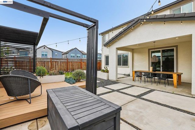 2657 Lockborne Ct, Lathrop, CA 95330