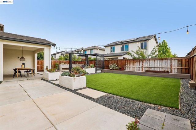 2657 Lockborne Ct, Lathrop, CA 95330