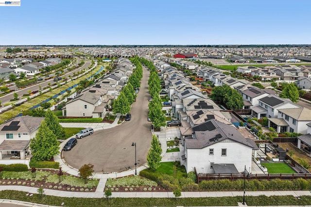 2657 Lockborne Ct, Lathrop, CA 95330