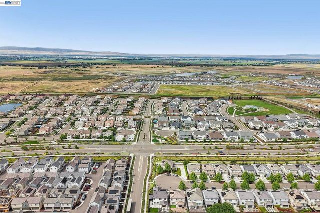 2657 Lockborne Ct, Lathrop, CA 95330