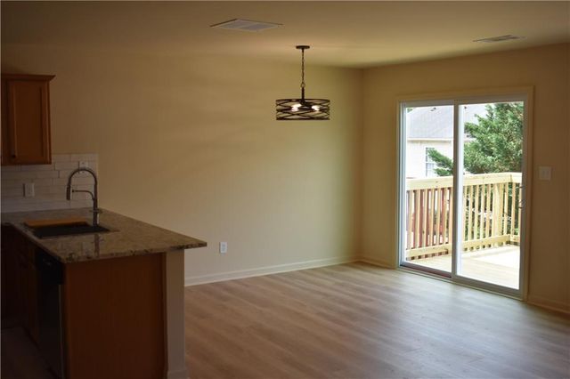 132 Venture Path, Hiram, GA 30141