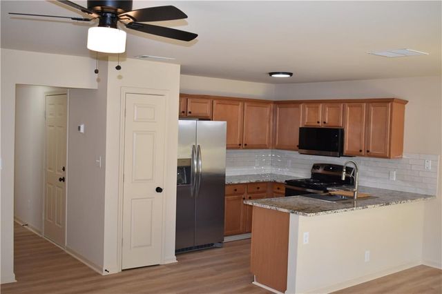 132 Venture Path, Hiram, GA 30141