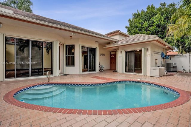 212 Citrus Trl, Boynton Beach, FL 33436