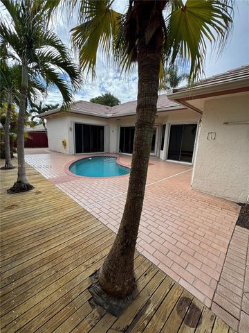 212 Citrus Trl, Boynton Beach, FL 33436