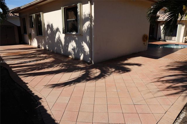 212 Citrus Trl, Boynton Beach, FL 33436