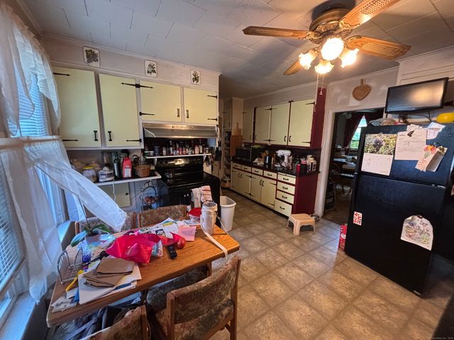 556 Boswell Avenue, Norwich, CT 06360