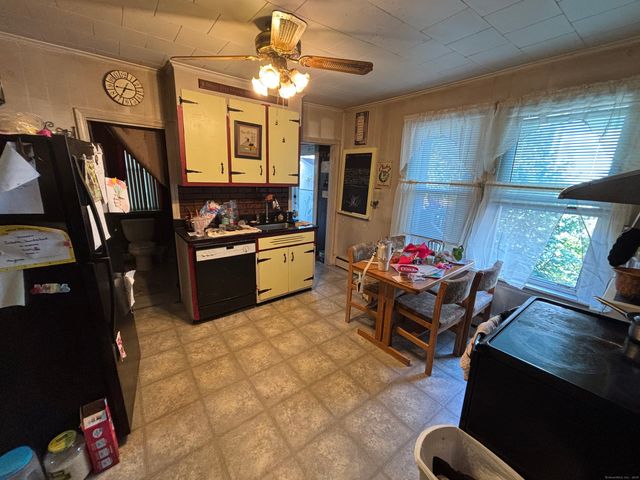 556 Boswell Avenue, Norwich, CT 06360