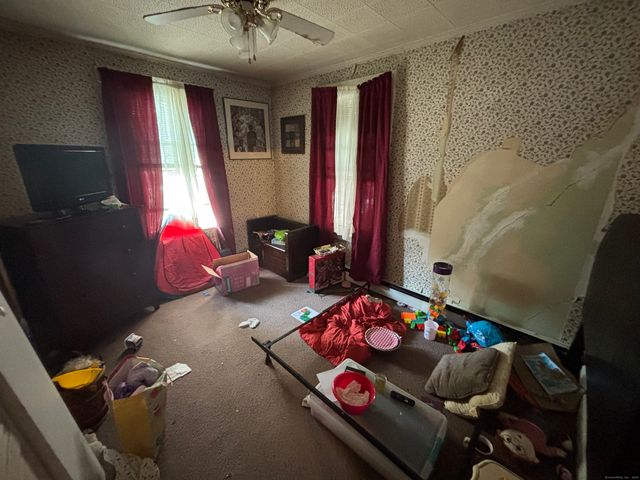 556 Boswell Avenue, Norwich, CT 06360