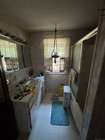 556 Boswell Avenue, Norwich, CT 06360