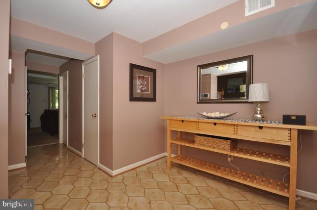 1020 NORVELT DR, Philadelphia, PA 19115