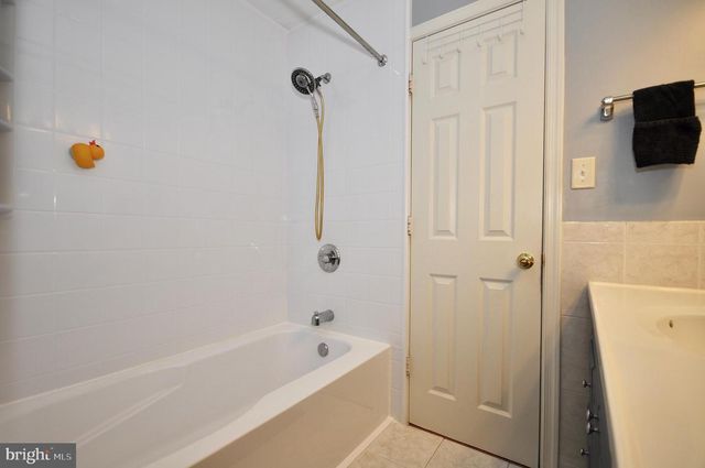 1020 NORVELT DR, Philadelphia, PA 19115