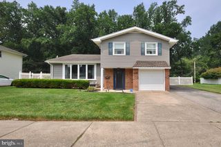 1020 NORVELT DR, Philadelphia, PA 19115