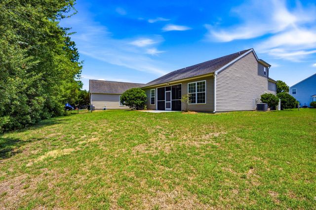 4693 Farm Lake Dr., Myrtle Beach, SC 29579