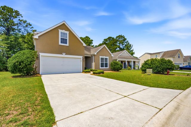 4693 Farm Lake Dr., Myrtle Beach, SC 29579