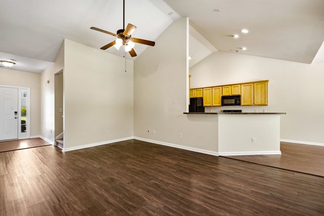 4693 Farm Lake Dr., Myrtle Beach, SC 29579