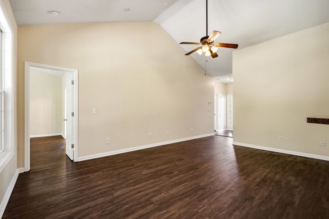 4693 Farm Lake Dr., Myrtle Beach, SC 29579
