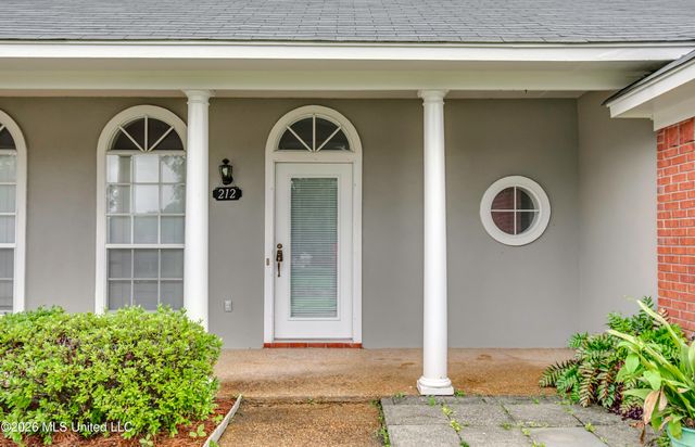 212 Hawthorne Drive, Madison, MS 39110