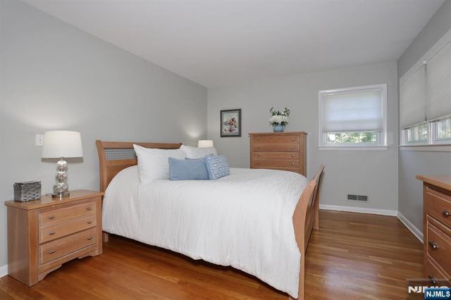 11 Henry Avenue, Park Ridge, NJ 07656